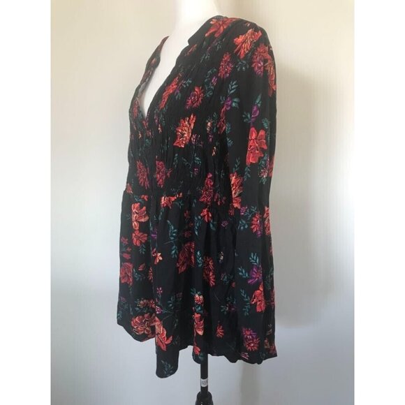 TORRID Long Sleeve Tunic Top Size 1 Button Up Shirred Bodice Black Bright Floral - Picture 4 of 8